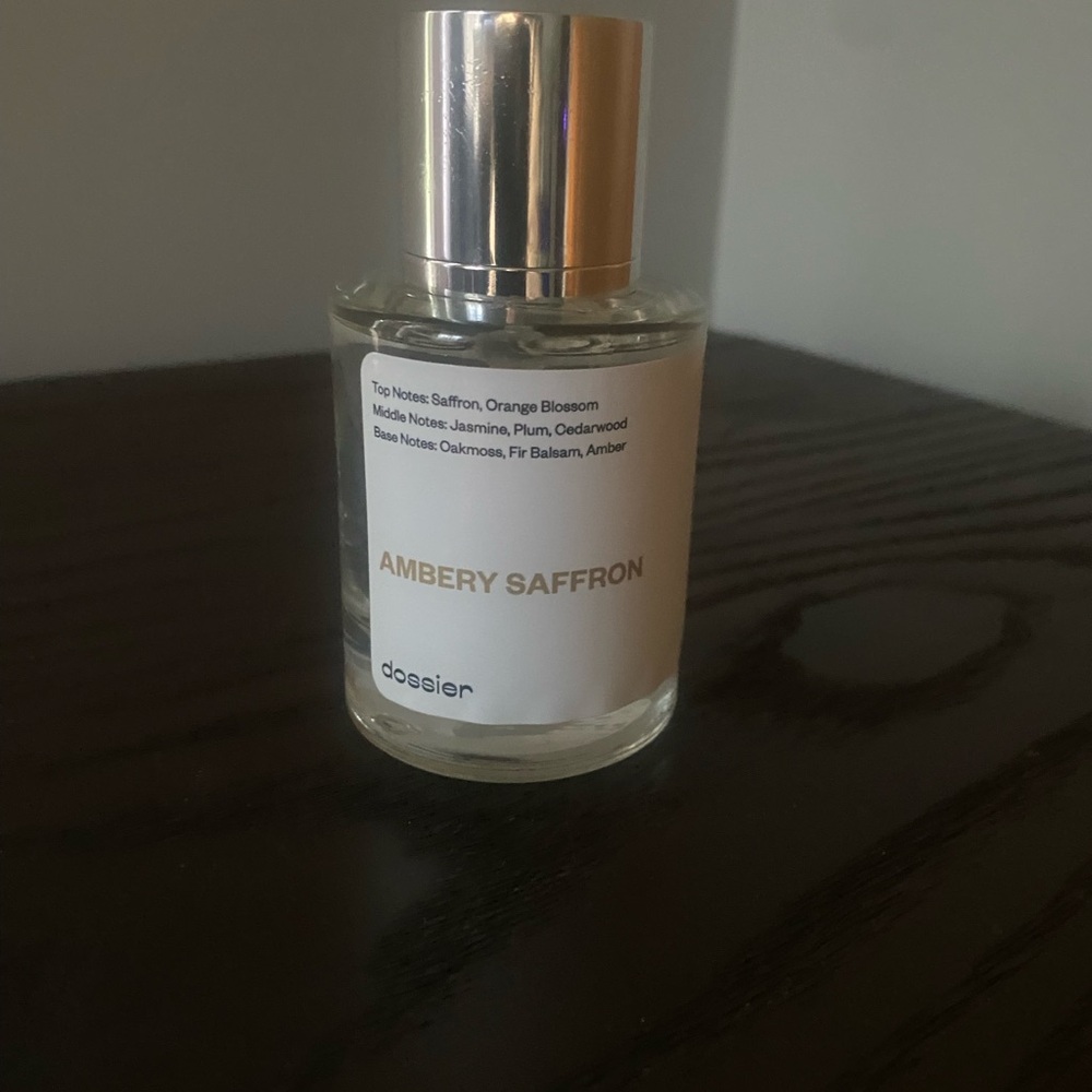 Ambery Saffron Perfume - Silver Cap